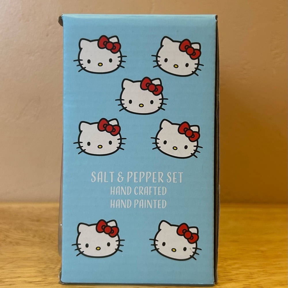 Hello Kitty Nautical Ceramic Salt and Pepper Shaker Set Made By Sanrio. NWTS - Picture 4 of 6